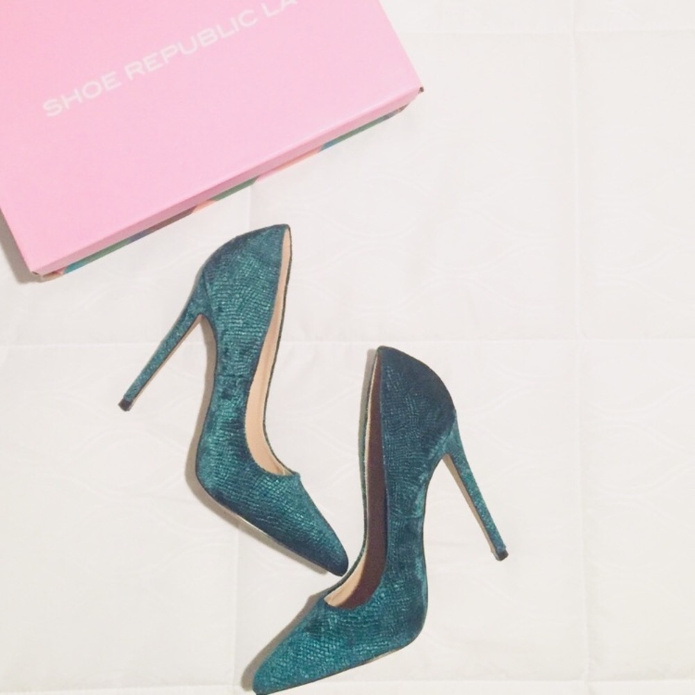Shoe Republic LA Teal Stiletto Heels